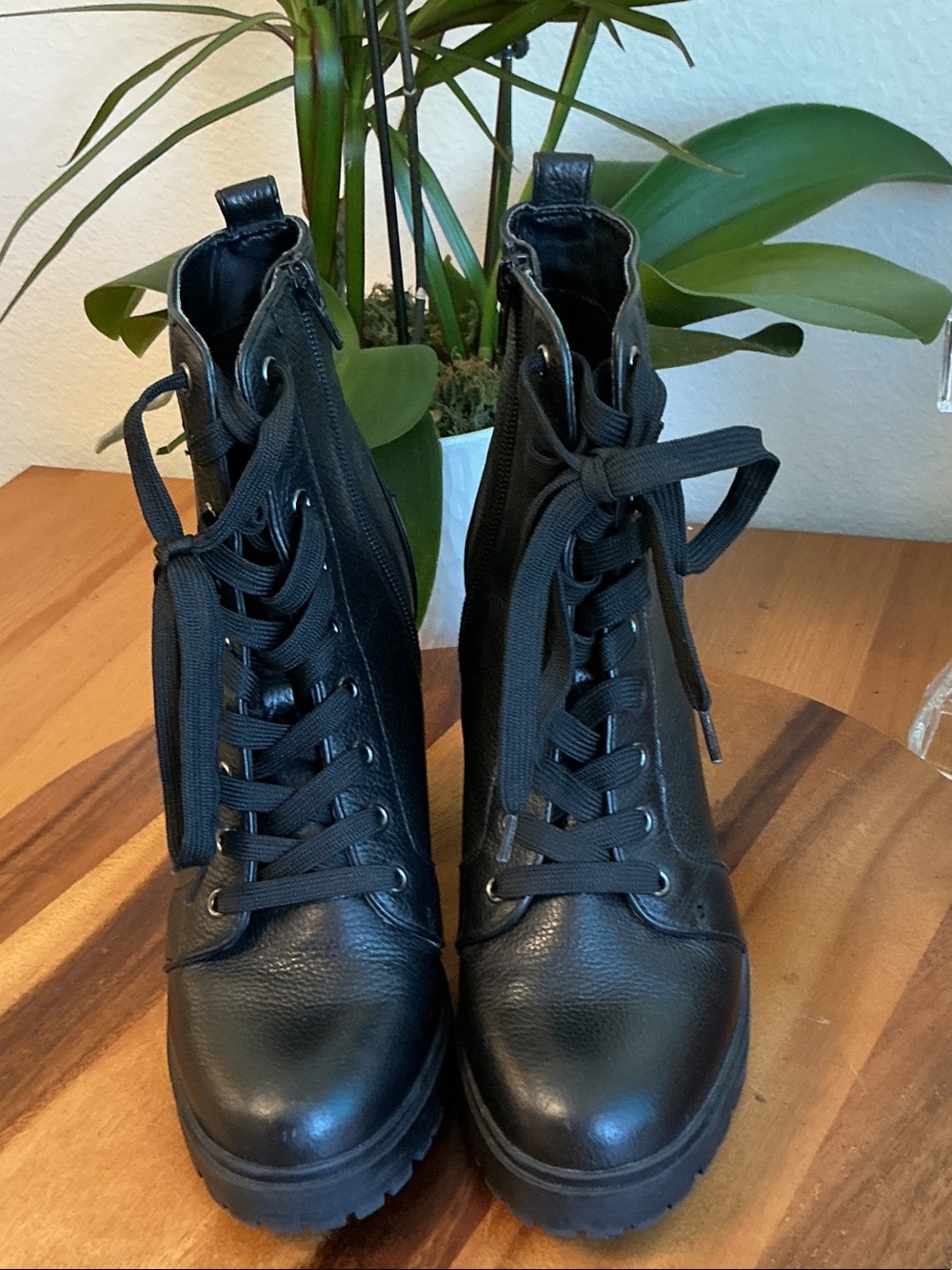 Steve Madden Lorie black leather lace platform boots chunky Block heel 8